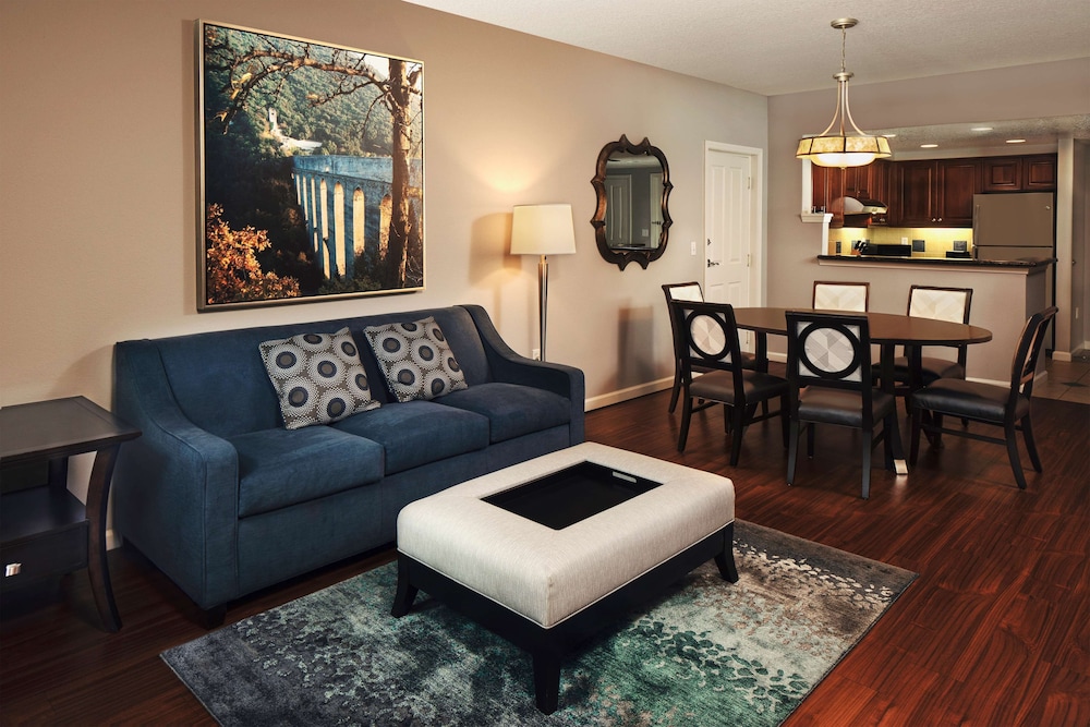 Hilton Grand Vacations Club Tuscany Village Orlando — Hotel rooms in Orlando, Florida