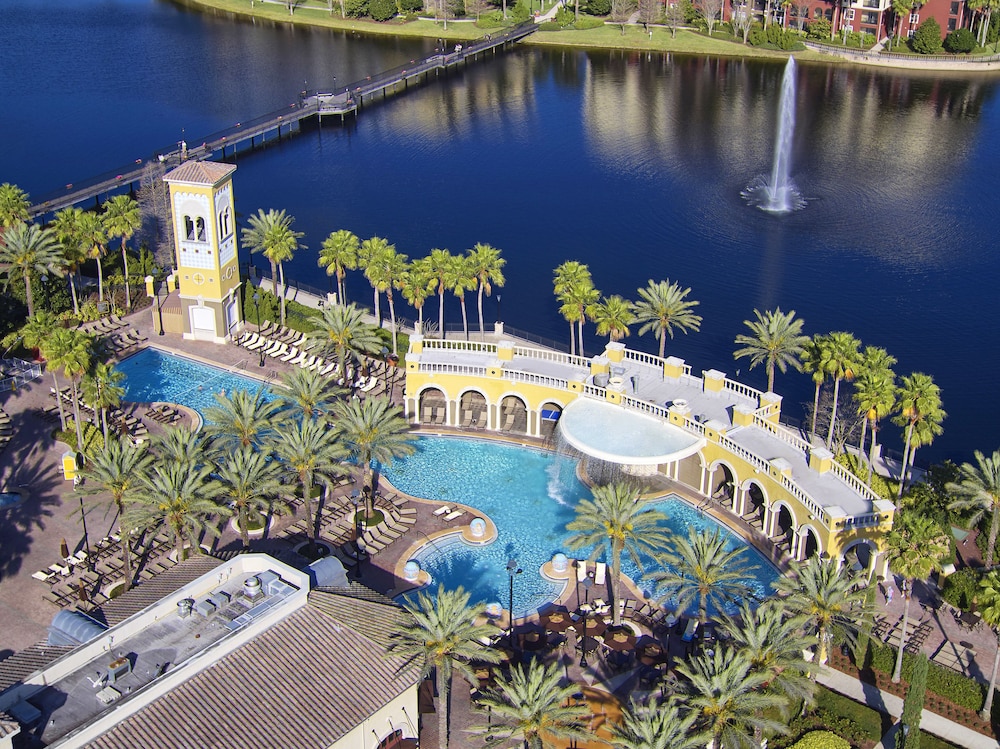 Hilton Grand Vacations Club Tuscany Village Orlando — Swimming pool in Orlando, Florida