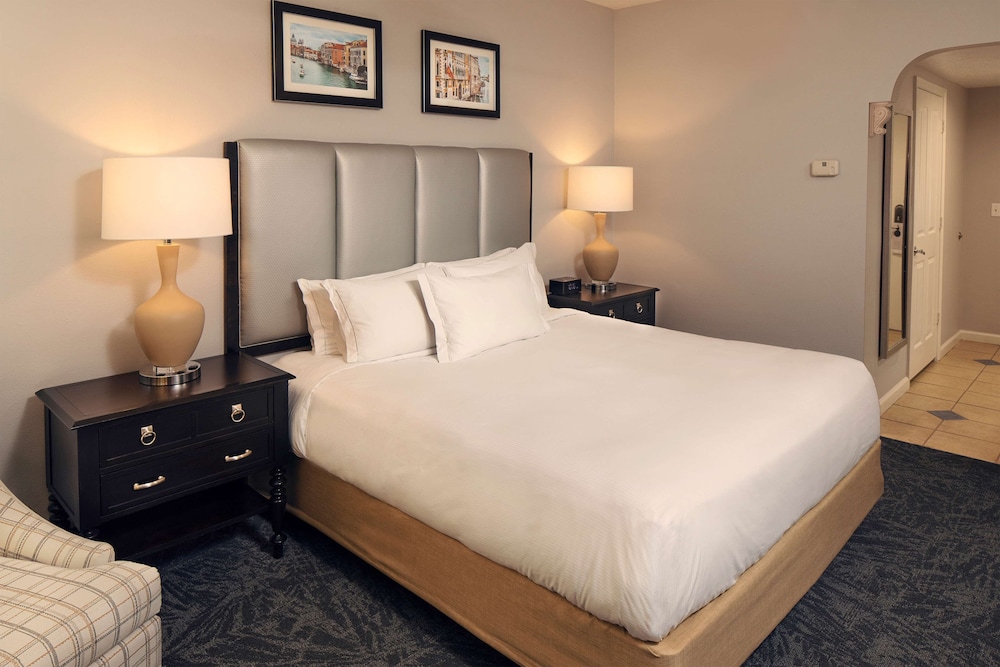 Hilton Grand Vacations Club Tuscany Village Orlando — Hotel rooms in Orlando, Florida