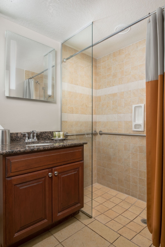 Hilton Grand Vacations Club Tuscany Village Orlando — Hotel rooms in Orlando, Florida