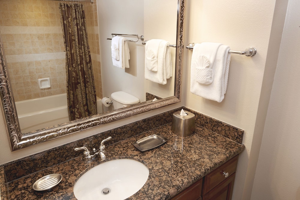 Hilton Grand Vacations Club Tuscany Village Orlando — Hotel rooms in Orlando, Florida
