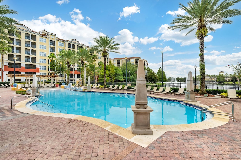 Hilton Grand Vacations Club Tuscany Village Orlando — Swimming pool in Orlando, Florida