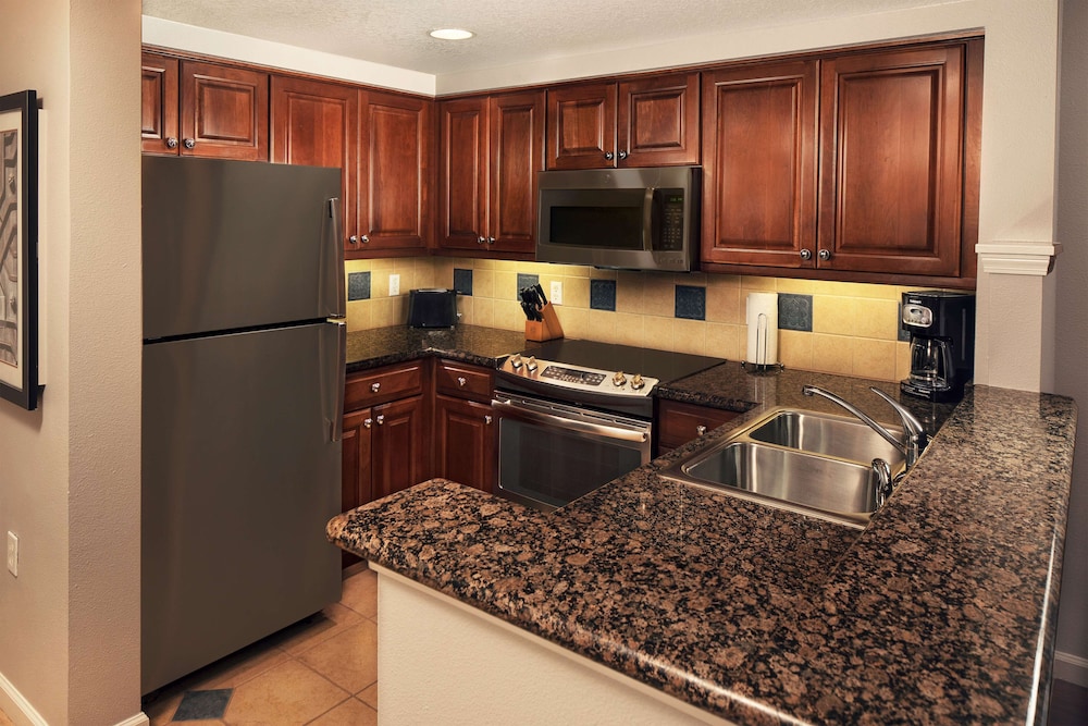 Hilton Grand Vacations Club Tuscany Village Orlando — Hotel rooms in Orlando, Florida