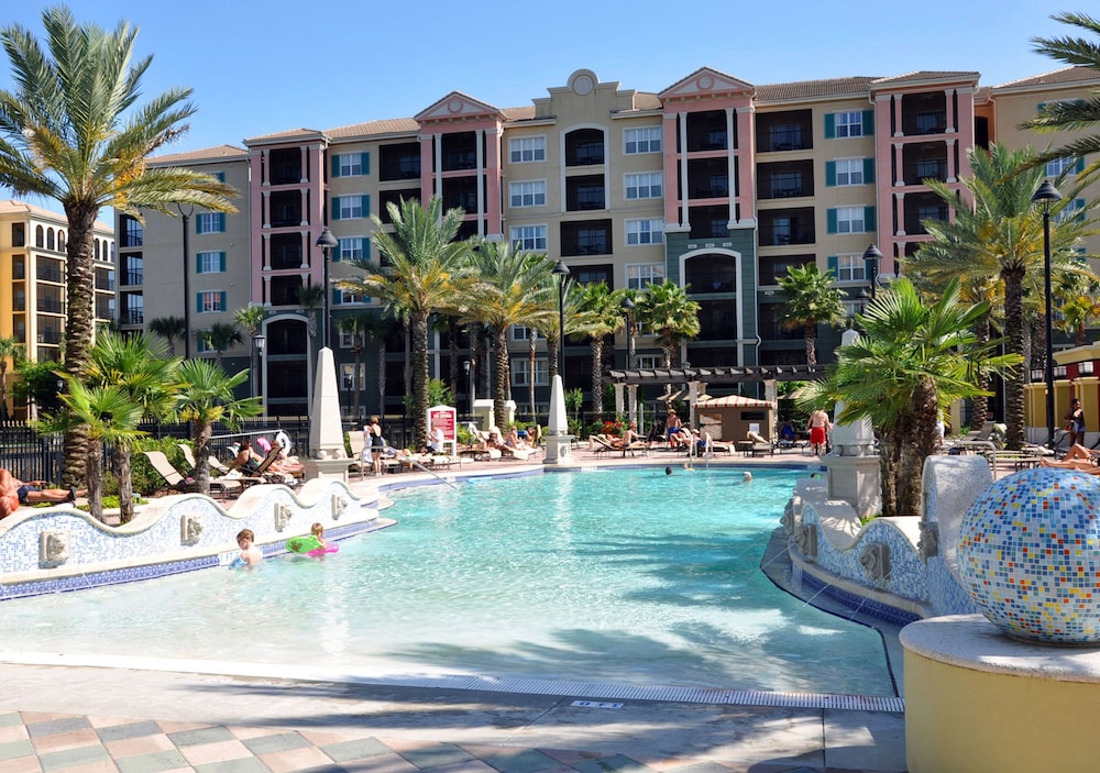Hilton Grand Vacations Club Tuscany Village Orlando — Swimming pool in Orlando, Florida