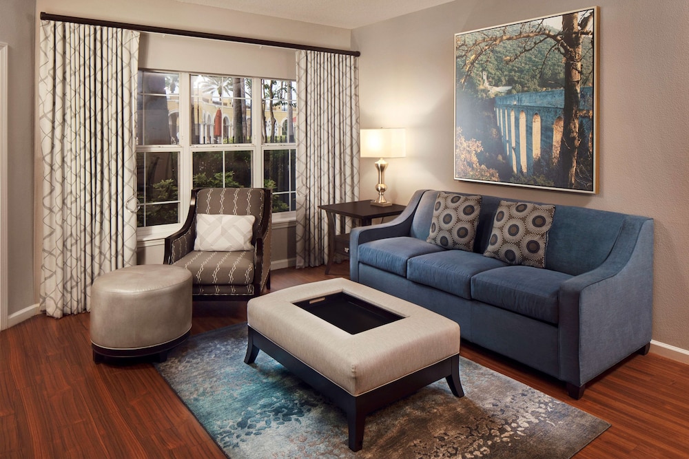 Hilton Grand Vacations Club Tuscany Village Orlando — Hotel rooms in Orlando, Florida