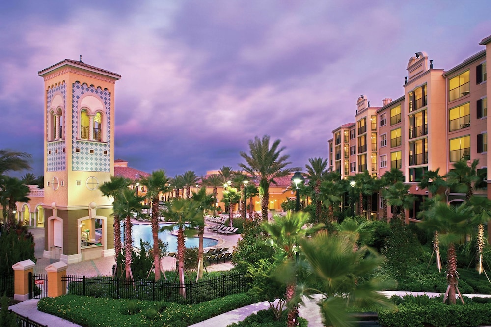 Hilton Grand Vacations Club Tuscany Village Orlando — Hotel building in Orlando, Florida