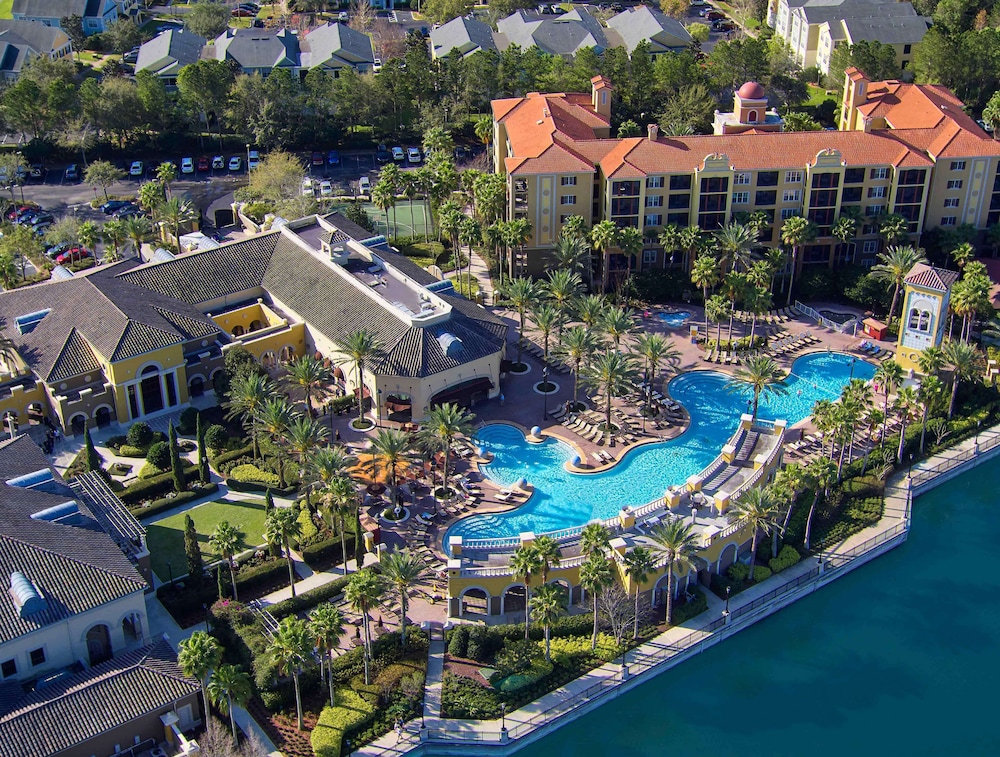 Hilton Grand Vacations Club Tuscany Village Orlando — Swimming pool in Orlando, Florida