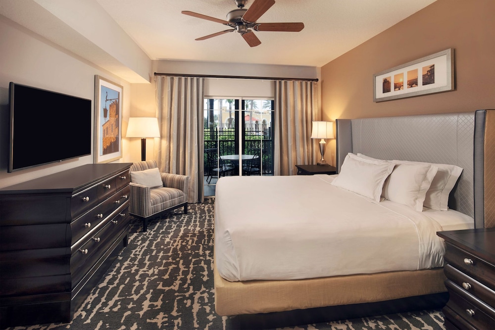 Hilton Grand Vacations Club Tuscany Village Orlando — Hotel rooms in Orlando, Florida