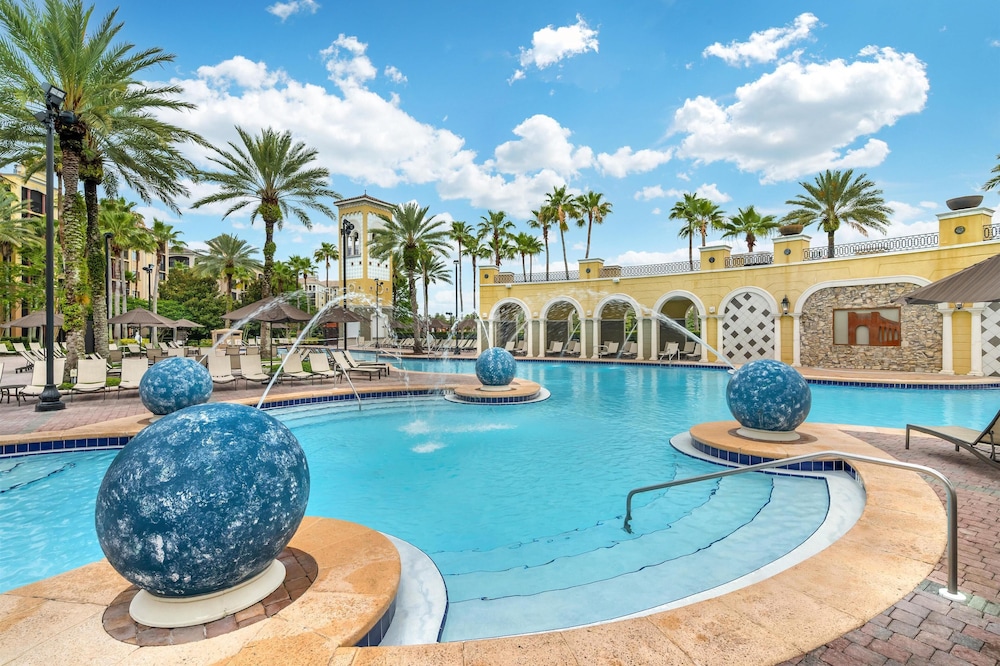 Hilton Grand Vacations Club Tuscany Village Orlando — Swimming pool in Orlando, Florida
