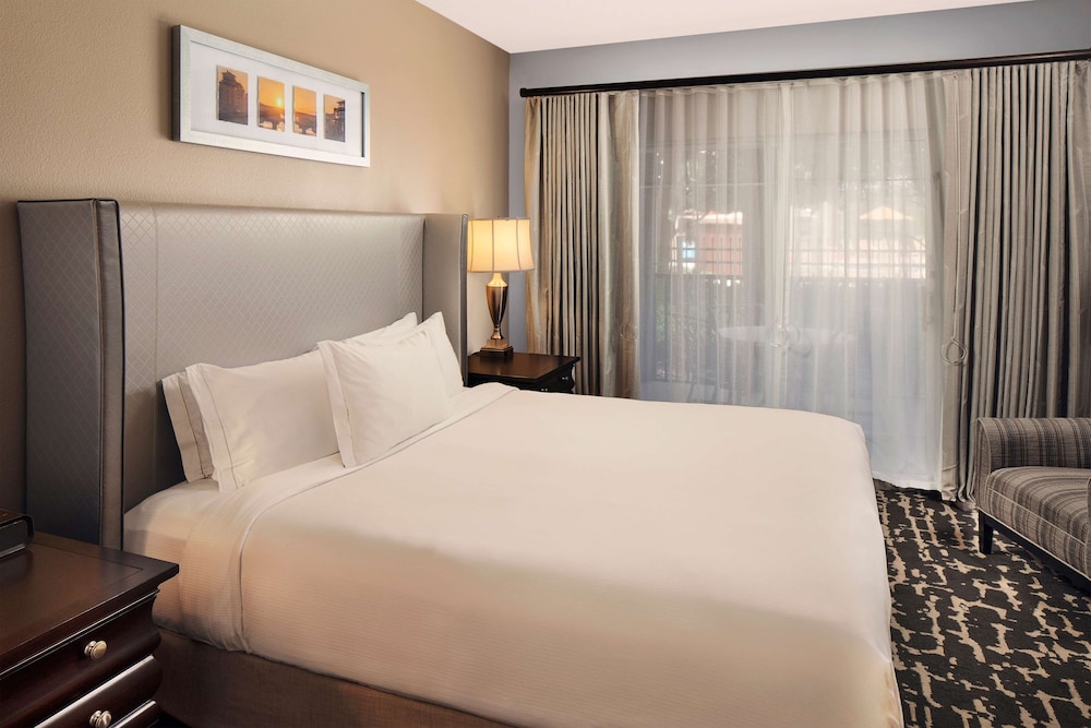 Hilton Grand Vacations Club Tuscany Village Orlando — Hotel rooms in Orlando, Florida