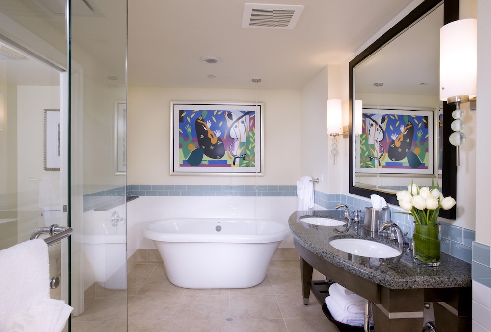 Hilton Grand Vacations Club Parc Soleil Orlando — Hotel rooms in Orlando, Florida