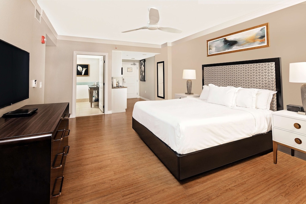 Hilton Grand Vacations Club Parc Soleil Orlando — Hotel rooms in Orlando, Florida