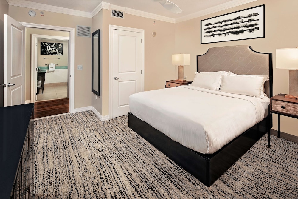 Hilton Grand Vacations Club Parc Soleil Orlando — Hotel rooms in Orlando, Florida