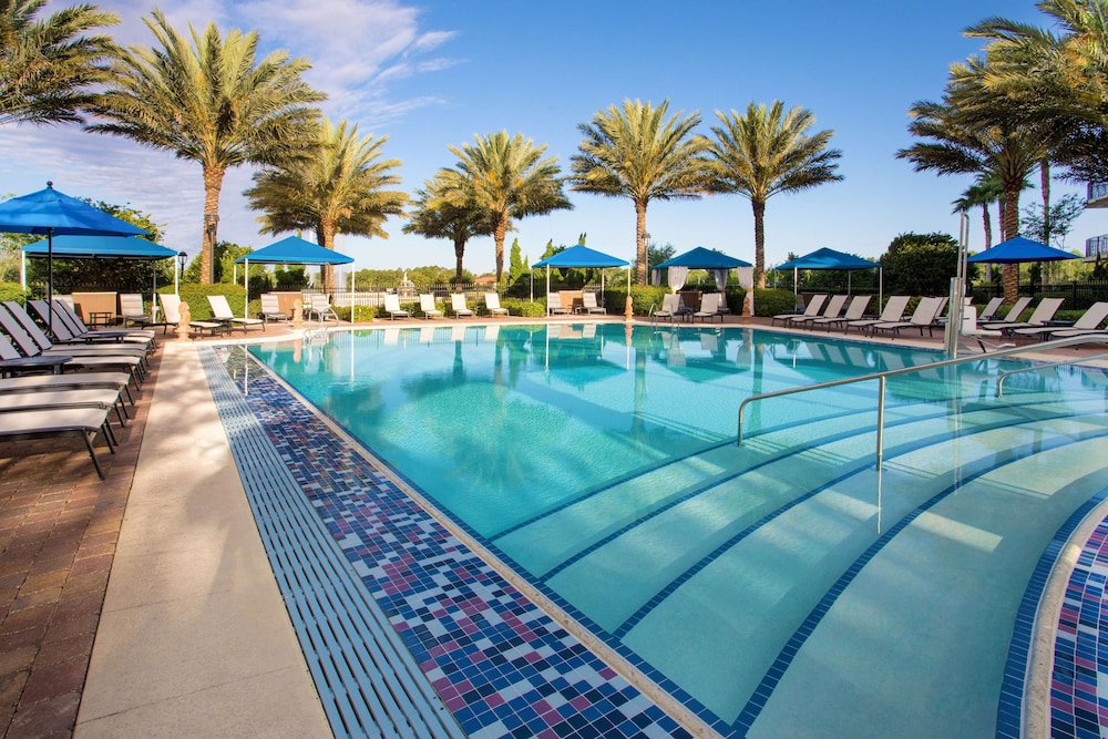 Hilton Grand Vacations Club Parc Soleil Orlando — Swimming pool in Orlando, Florida