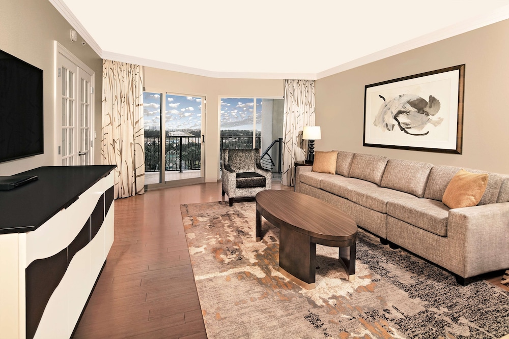 Hilton Grand Vacations Club Parc Soleil Orlando — Hotel rooms in Orlando, Florida