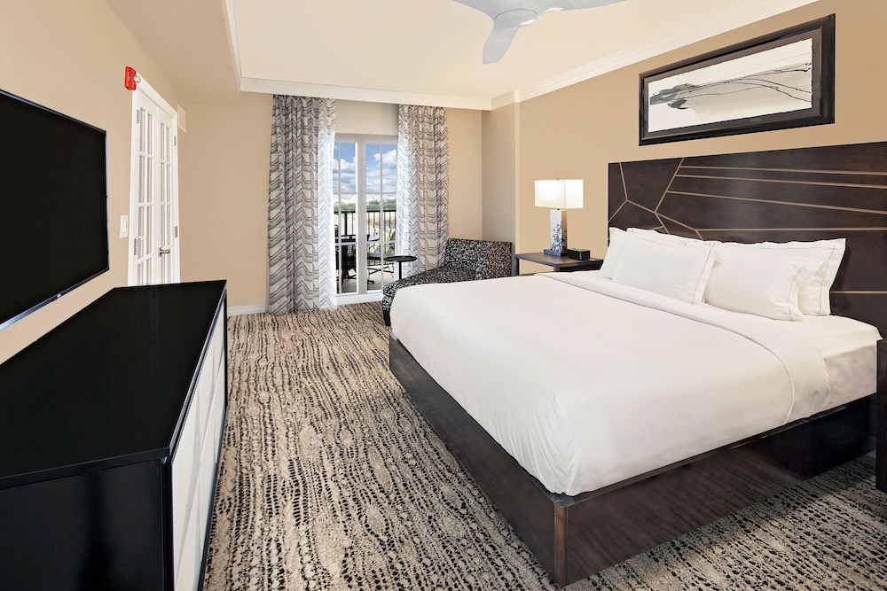 Hilton Grand Vacations Club Parc Soleil Orlando — Hotel rooms in Orlando, Florida