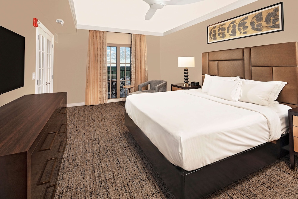 Hilton Grand Vacations Club Parc Soleil Orlando — Hotel rooms in Orlando, Florida