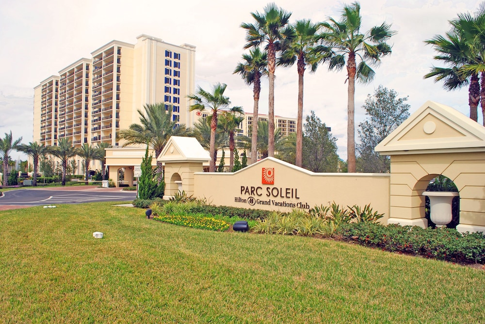 Hilton Grand Vacations Club Parc Soleil Orlando — Hotel building in Orlando, Florida