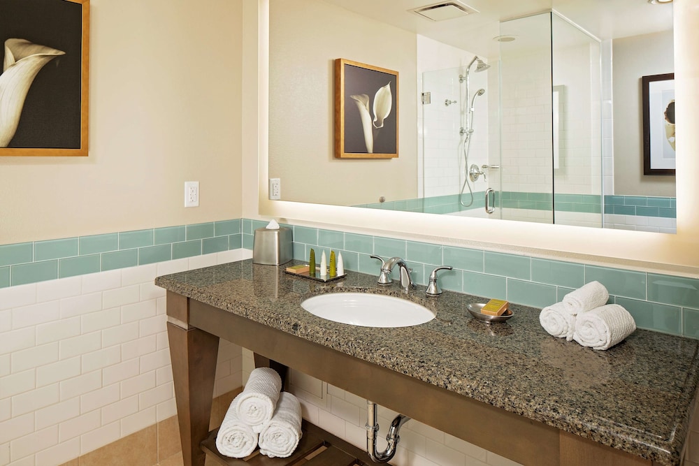 Hilton Grand Vacations Club Parc Soleil Orlando — Hotel rooms in Orlando, Florida
