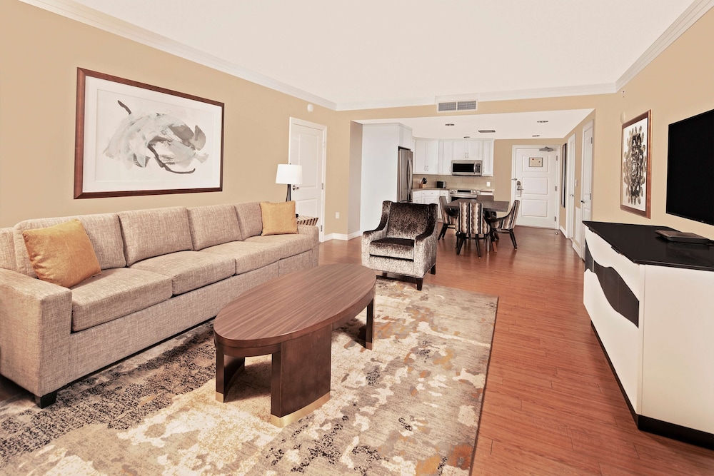 Hilton Grand Vacations Club Parc Soleil Orlando — Hotel rooms in Orlando, Florida