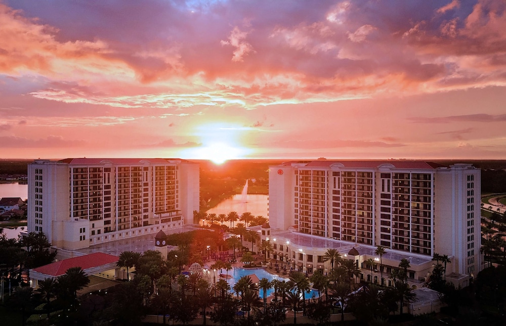 Hilton Grand Vacations Club Parc Soleil Orlando — Hotel building in Orlando, Florida