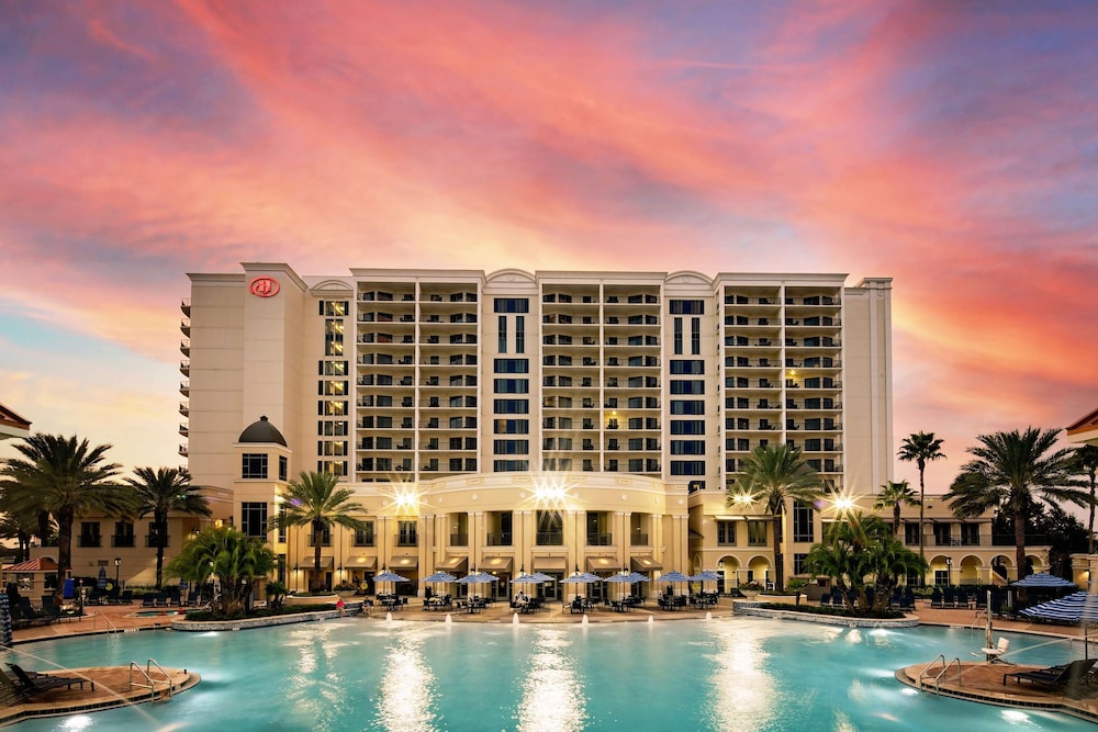 Hilton Grand Vacations Club Parc Soleil Orlando — Hotel building in Orlando, Florida