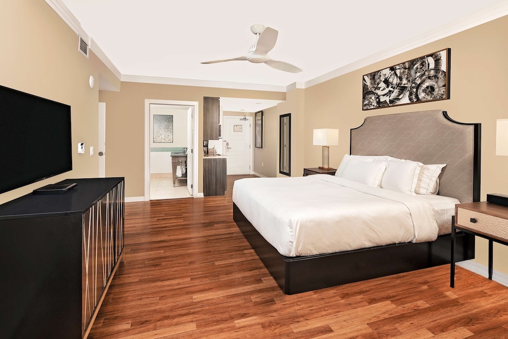 Hilton Grand Vacations Club Parc Soleil Orlando — Hotel rooms in Orlando, Florida