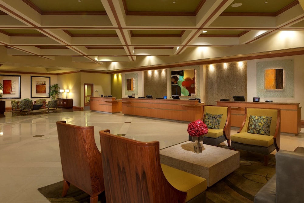 Hilton Grand Vacations Club Parc Soleil Orlando — Hotel building in Orlando, Florida
