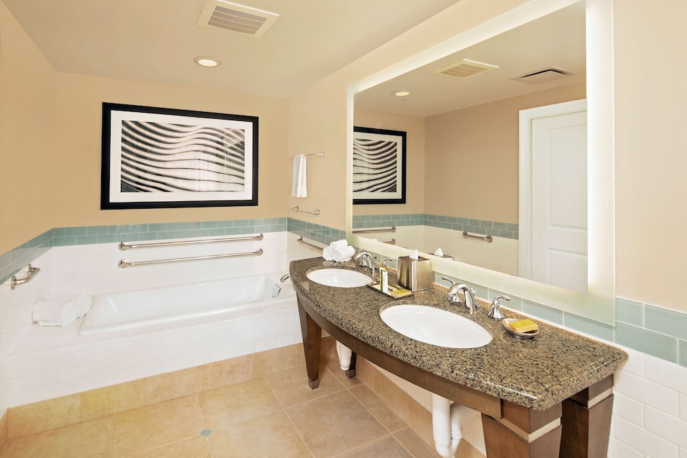 Hilton Grand Vacations Club Parc Soleil Orlando — Hotel rooms in Orlando, Florida