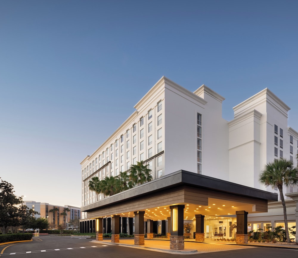 Courtyard by Marriott across Universal Orlando — Hotel building in Orlando, Florida