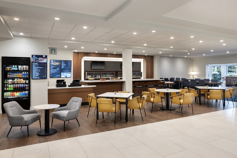 Courtyard by Marriott across Universal Orlando — Restaurant & bars in Orlando, Florida