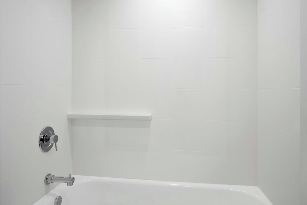 Courtyard by Marriott across Universal Orlando — Hotel rooms in Orlando, Florida