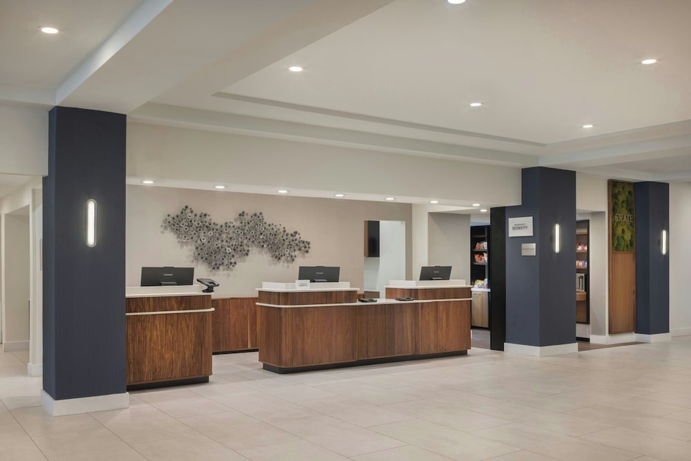 Courtyard by Marriott across Universal Orlando — Hotel building in Orlando, Florida