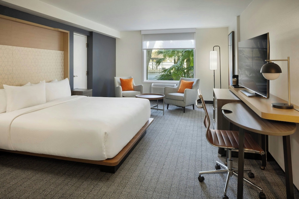 Courtyard by Marriott across Universal Orlando — Hotel rooms in Orlando, Florida