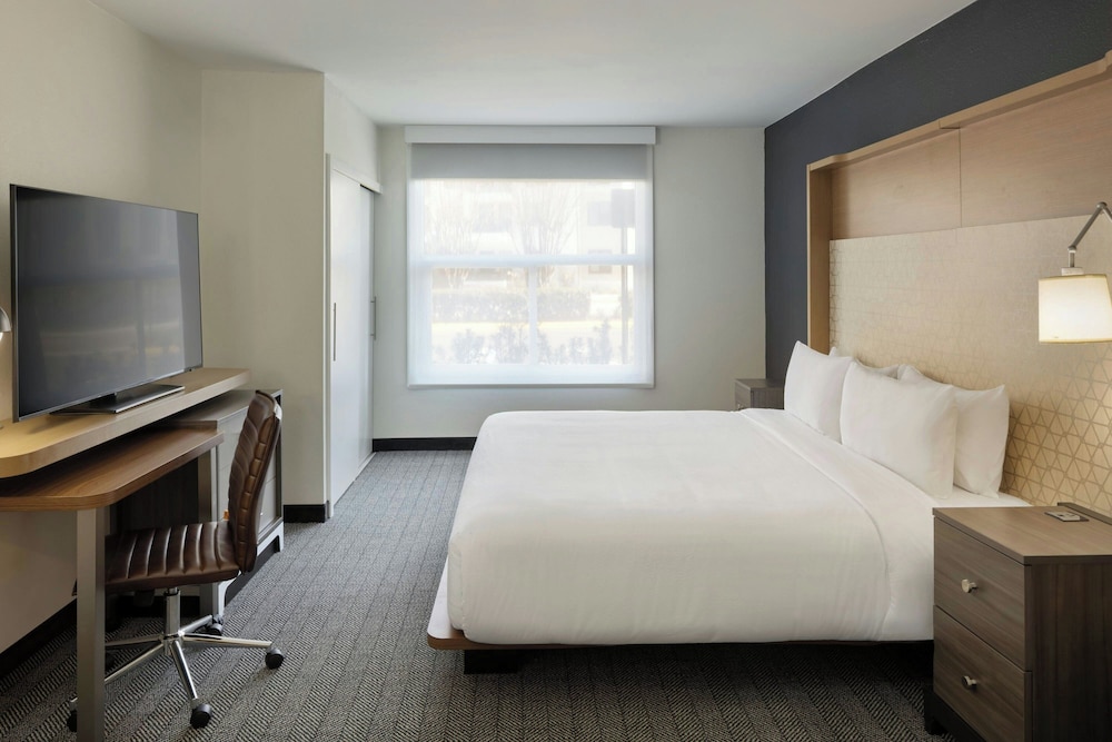 Courtyard by Marriott across Universal Orlando — Hotel rooms in Orlando, Florida