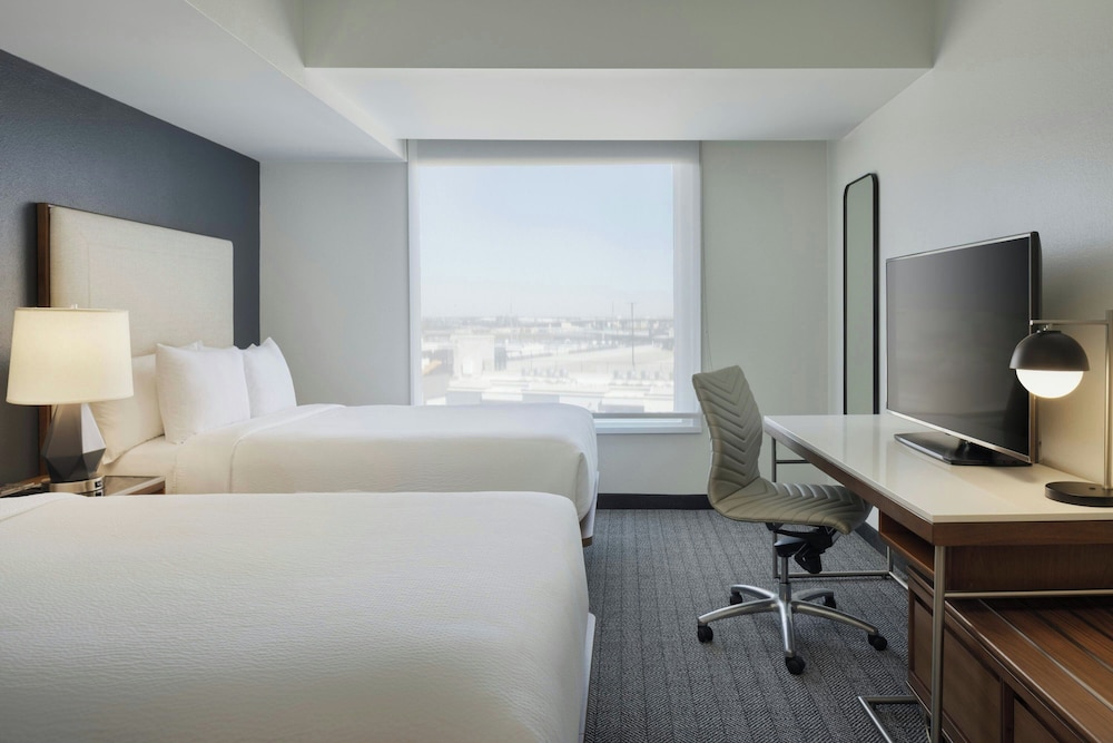 Courtyard by Marriott across Universal Orlando — Hotel rooms in Orlando, Florida