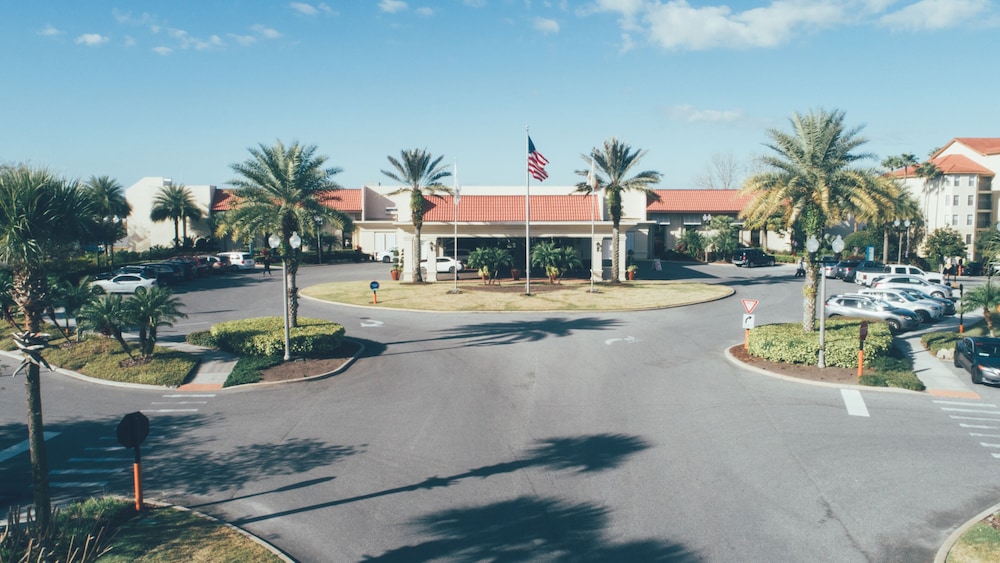 Holiday Inn Club Vacations at Orange Lake Resort by IHG — Hotel building in Winter Garden, Florida