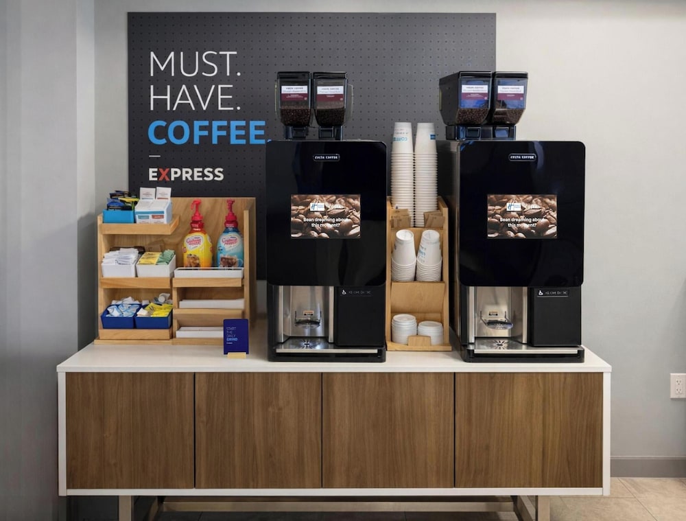 Holiday Inn Express & Suites, International Drive by IHG — Restaurant & bars in Orlando, Florida