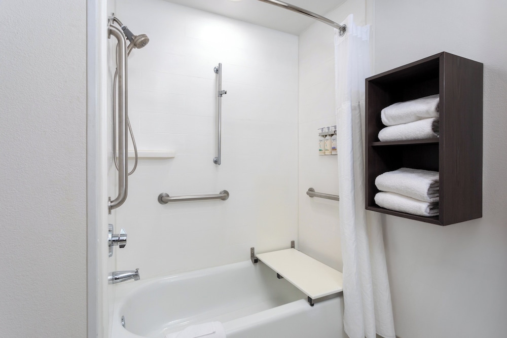 Holiday Inn Express & Suites, International Drive by IHG — Hotel rooms in Orlando, Florida