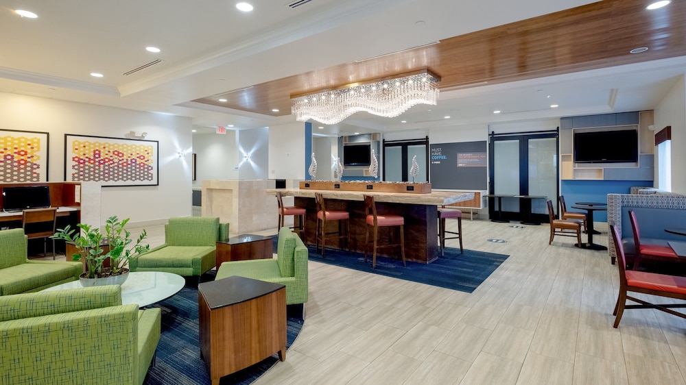 Holiday Inn Express & Suites, International Drive by IHG — Restaurant & bars in Orlando, Florida