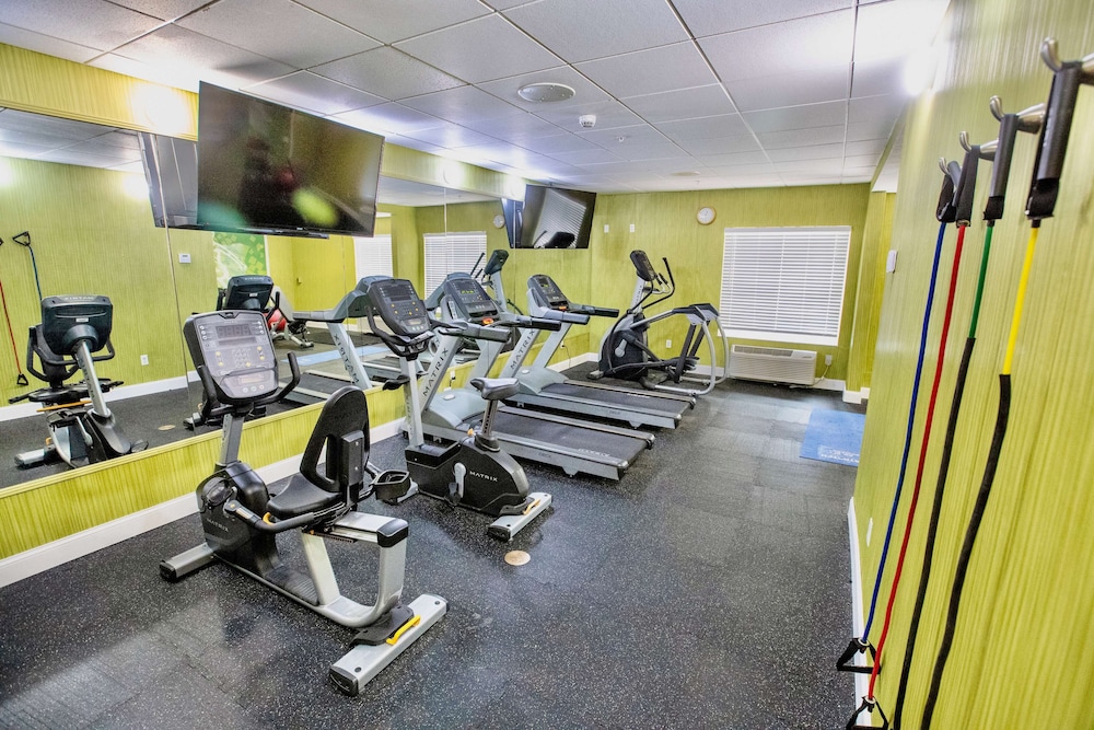 Best Western Plus Orlando Lake Buena Vista South Inn & Suites — Sports & recreation in Kissimmee, Florida
