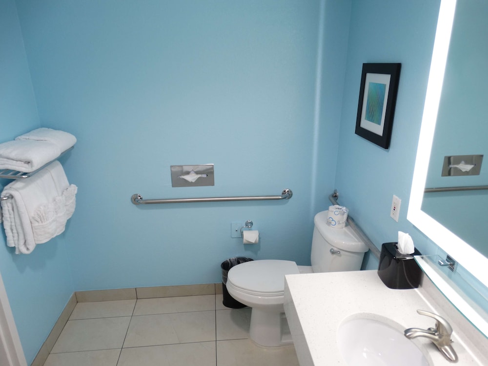 Best Western Plus Orlando Lake Buena Vista South Inn & Suites — Hotel rooms in Kissimmee, Florida