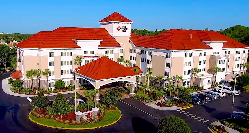 Best Western Plus Orlando Lake Buena Vista South Inn & Suites — Hotel building in Kissimmee, Florida