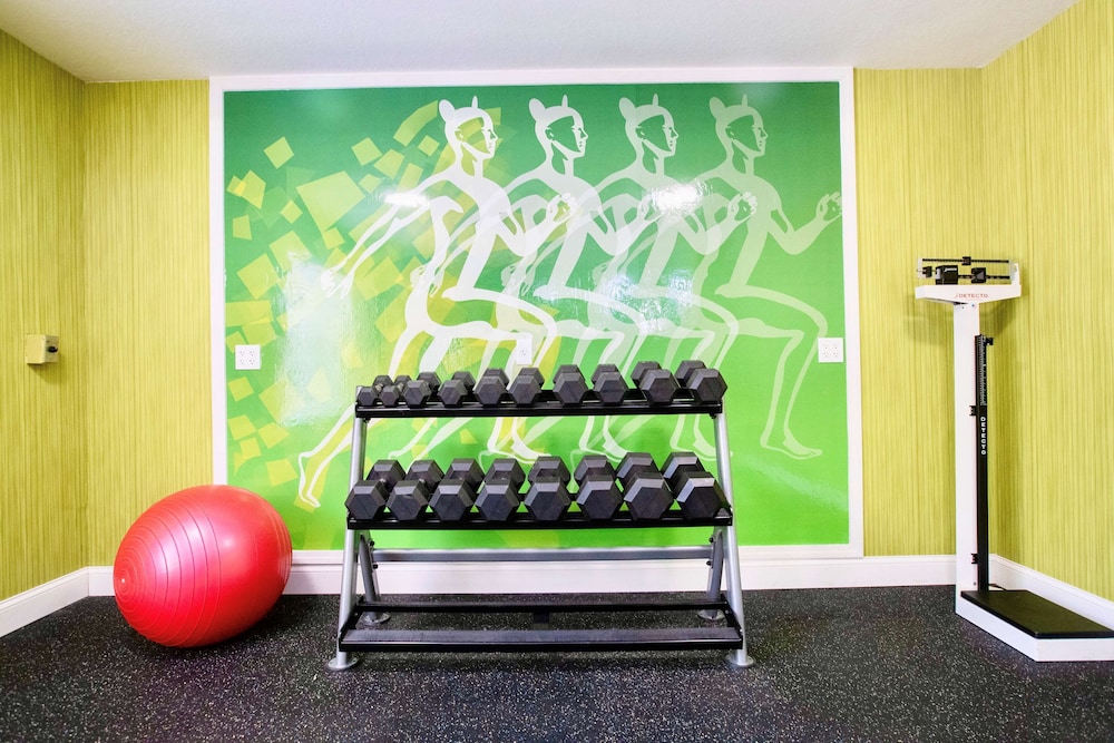 Best Western Plus Orlando Lake Buena Vista South Inn & Suites — Sports & recreation in Kissimmee, Florida