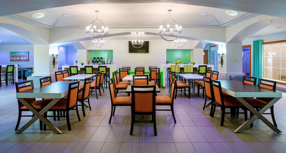 Best Western Plus Orlando Lake Buena Vista South Inn & Suites — Restaurant & bars in Kissimmee, Florida