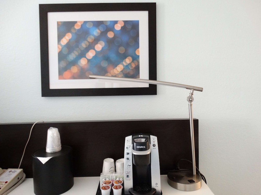Best Western Plus Orlando Lake Buena Vista South Inn & Suites — Hotel rooms in Kissimmee, Florida