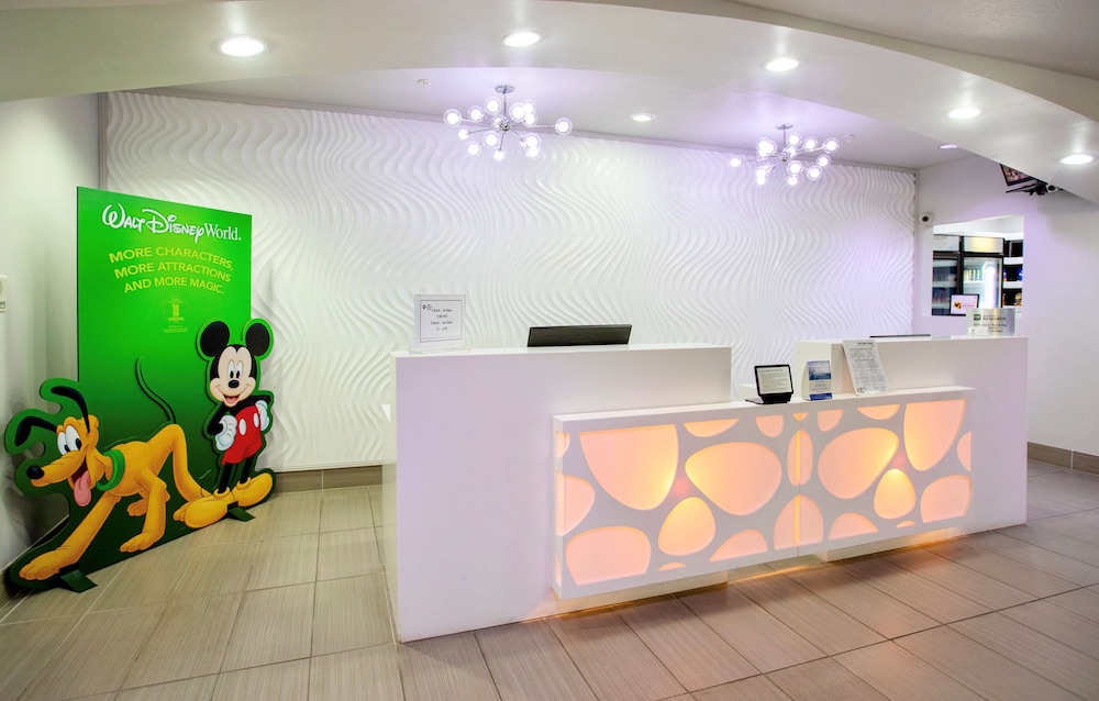 Best Western Plus Orlando Lake Buena Vista South Inn & Suites — Hotel building in Kissimmee, Florida
