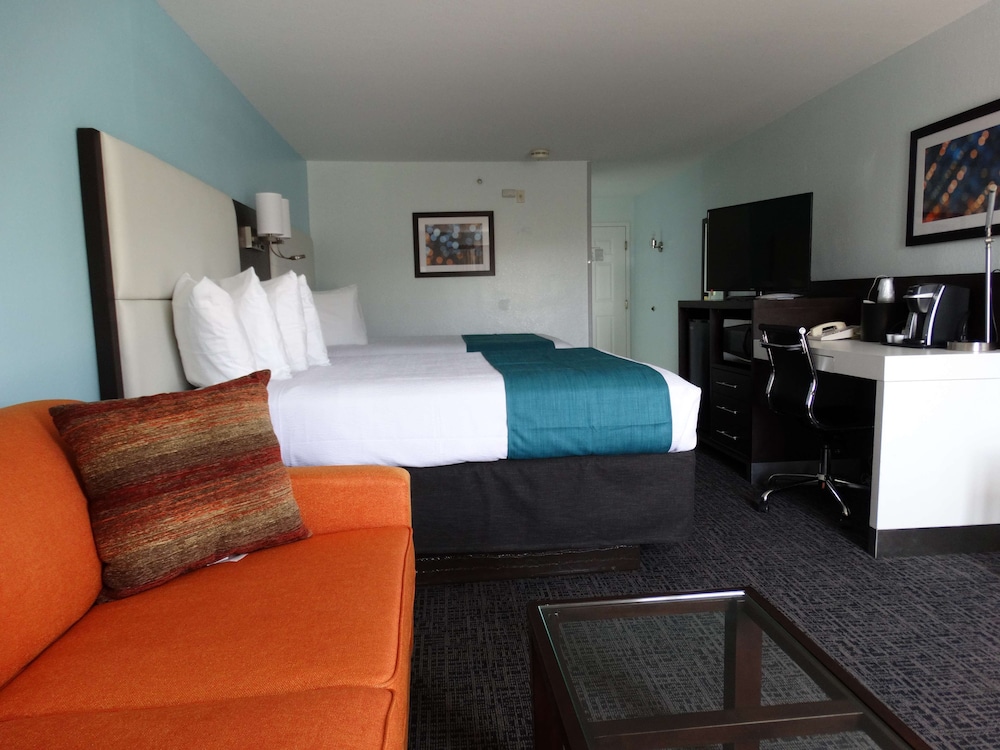 Best Western Plus Orlando Lake Buena Vista South Inn & Suites — Hotel rooms in Kissimmee, Florida