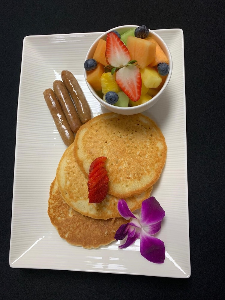 Crowne Plaza Orlando - Lake Buena Vista  by IHG — Restaurant & bars in Orlando, Florida