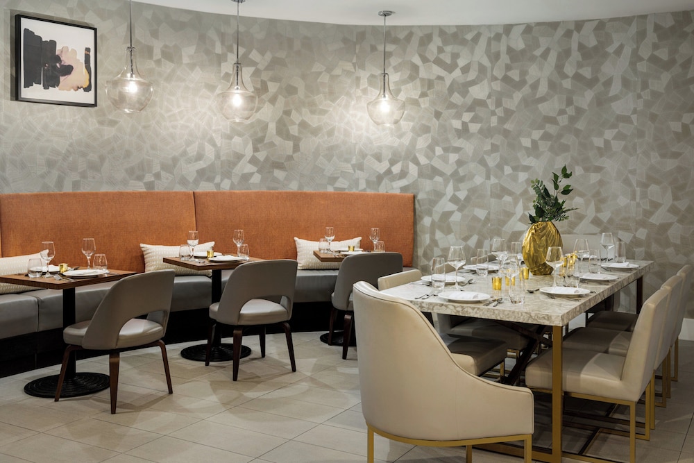 Crowne Plaza Orlando - Lake Buena Vista  by IHG — Restaurant & bars in Orlando, Florida